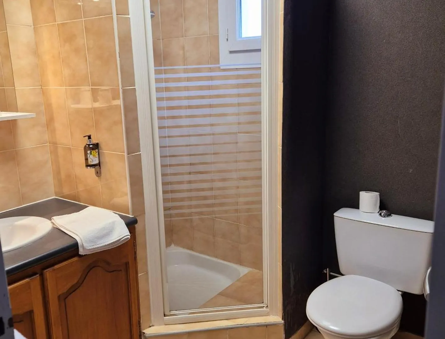Hotel Logis Le Mistral - Montélimar Sud Châteauneuf-du-Rhône 3*,  Francia