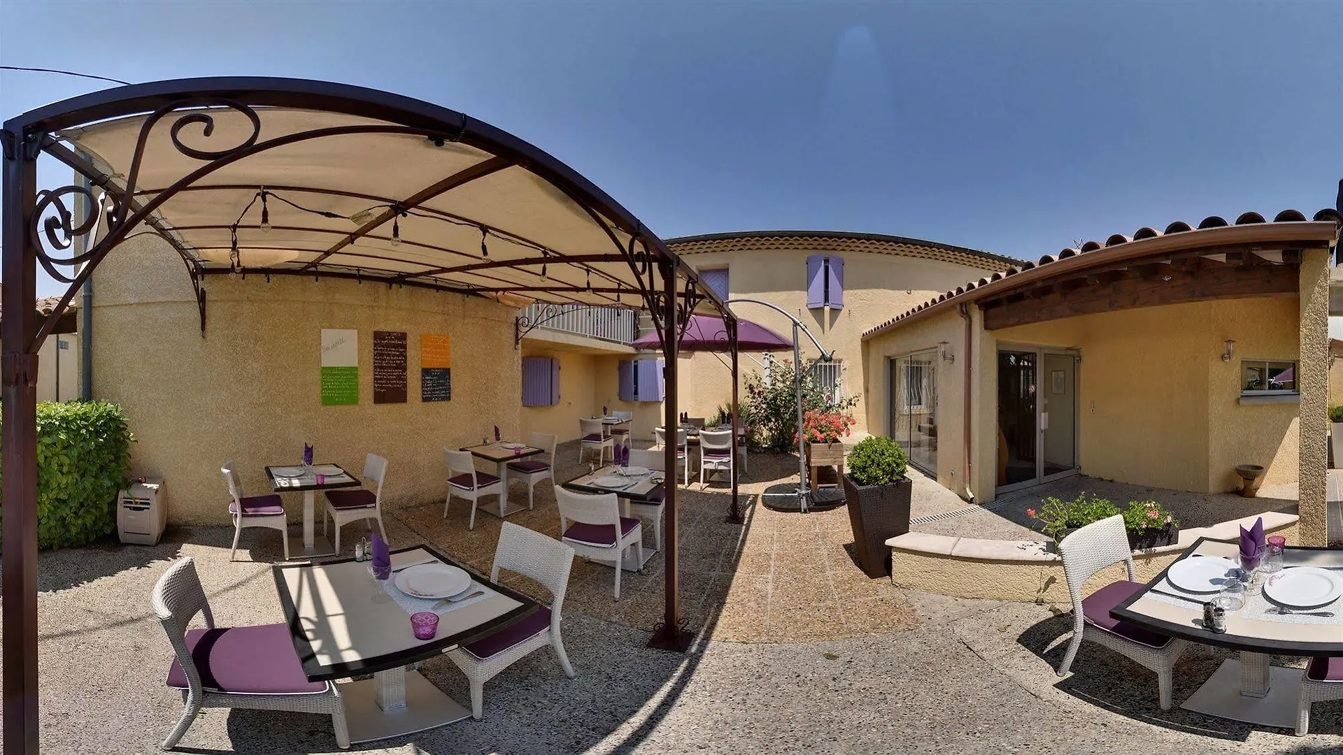Logis Hotel Le Mistral - Restaurant - Montelimar Sud  Chateauneuf-du-Rhone