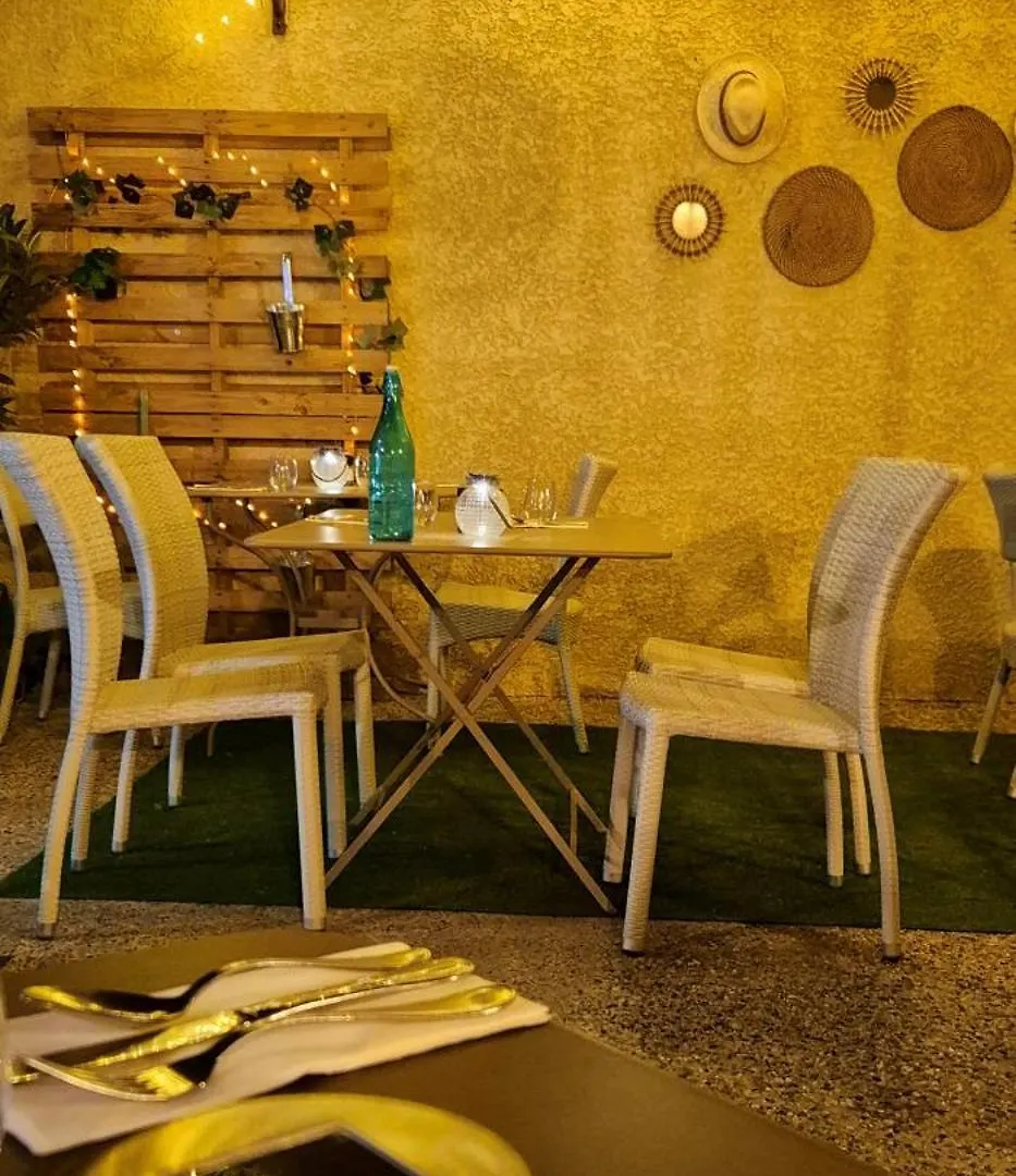 Logis Hotel Le Mistral - Restaurant - Montelimar Sud  Châteauneuf-du-Rhône